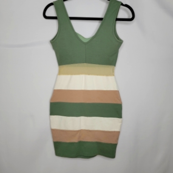 Fitted Dress with Mesh waist - Picture 2 of 3